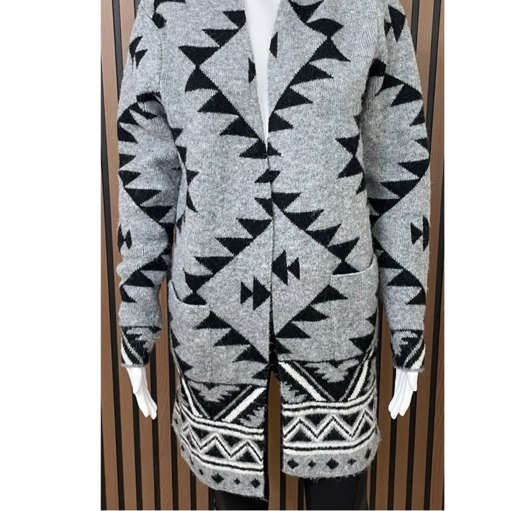 Frye Women's Black and Gray Patterned Cardigan